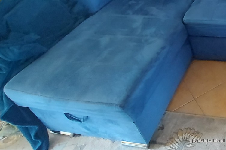 niebieska-sofa-rozkladana-z-funkcja-spania-47866-gdynia.jpg